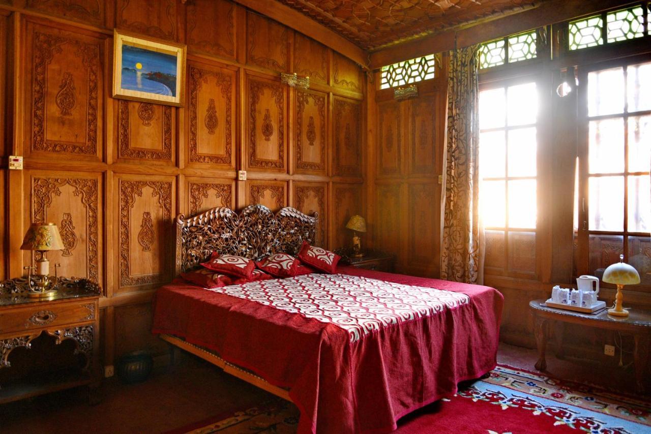 Hotel De Laila House Boat By Sterling à Srīnagar Extérieur photo