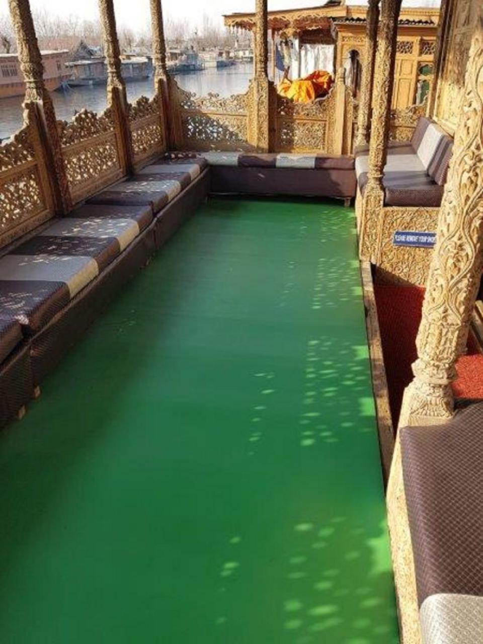 Hotel De Laila House Boat By Sterling à Srīnagar Extérieur photo